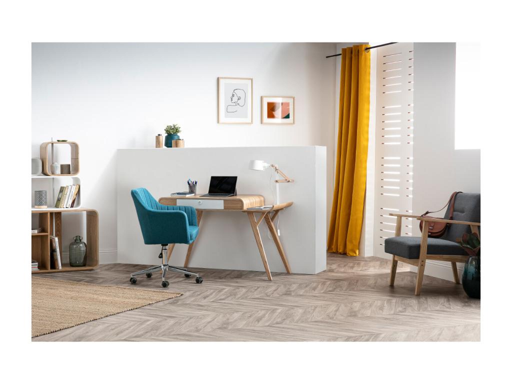 Chaise en tissu bleu